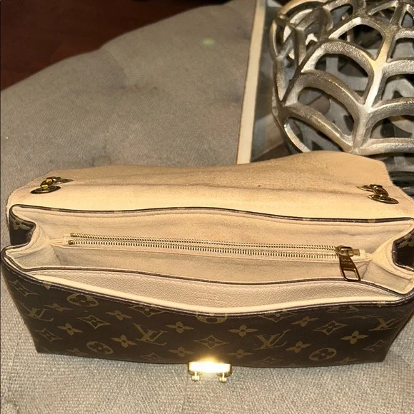 Louis Vuitton Pallas Chain Shoulder Monogram bag authentic - Picture 11 of 17